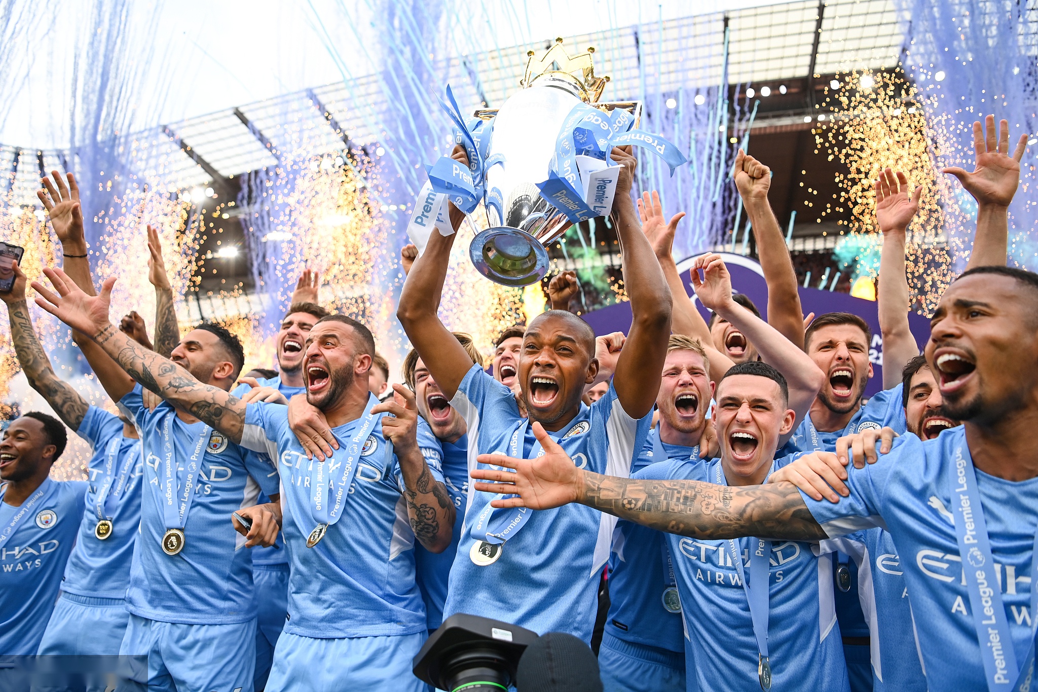 添了光彩 添了光彩